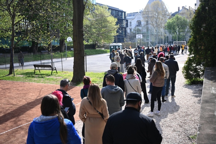 Абсолютен рекорд: Над 74% от унгарците отидоха до урните два часа преди края на изборния ден