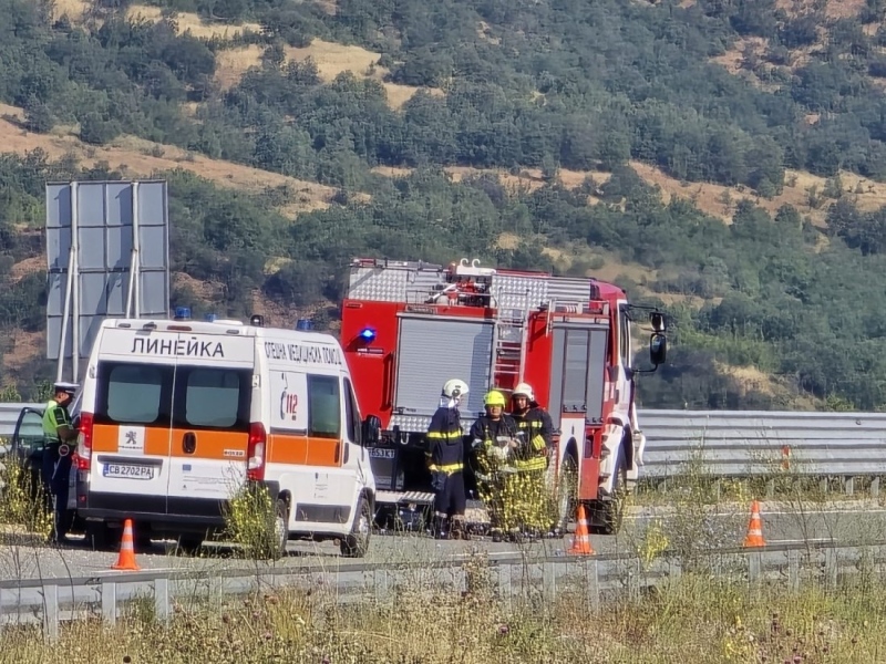 Тежка катастрофа на АМ „Струма“ край Дупница: дете и жена са в кома, бебе е в тежко състояние (Обновено)