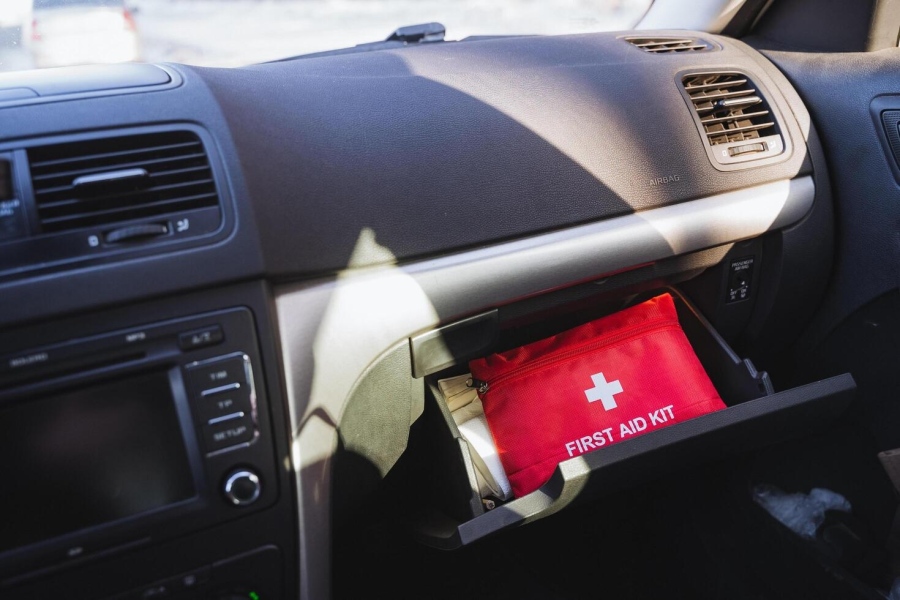 От 18 юни: Властите в Гърция предвиждат промяна в аптечката за автомобили