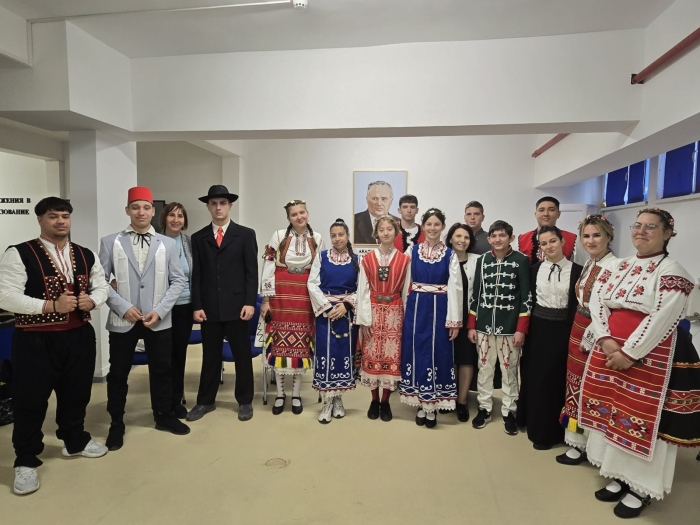 ПГ „Акад. С. П. Корольов“ в Дупница чества 150 г. от Априлското въстание