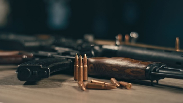 Откриха незаконно оръжие и боеприпаси в имот край Сандански, мъж е задържан