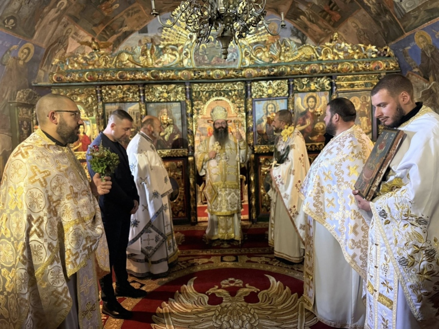 Тържествена литургия и водосвет в „Бельова черква“ събра вярващи в Самоковско