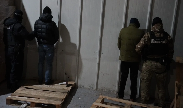 Окръжен съд – Кюстендил остави зад решетките, обвиняемите от разбитата нелегална фабрика за цигари в Дупница