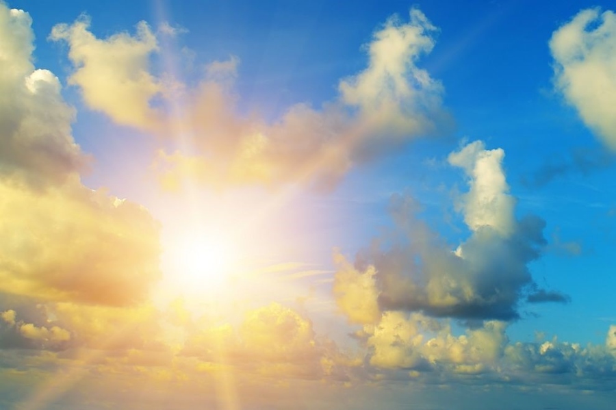 Променливо време в неделя: Слънце и дъжд на места в изборния ден