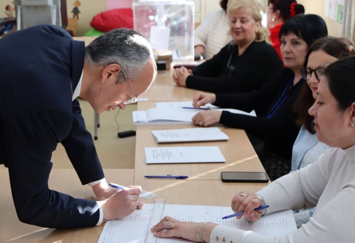 Кметът Методи Байкушев гласува: Новото поколение ще промени България, очаквам висока избирателна активност в Благоевград