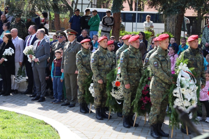 Памет и признателност! Кюстендил се преклони пред априлци