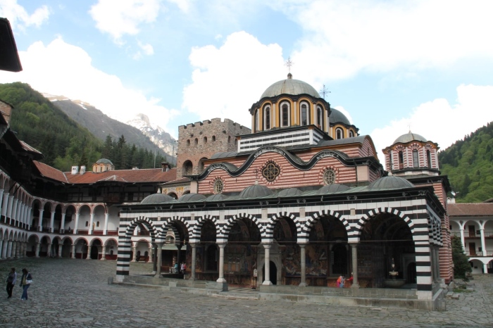 Партията на Радев води в избирателната секция на Рилския манастир