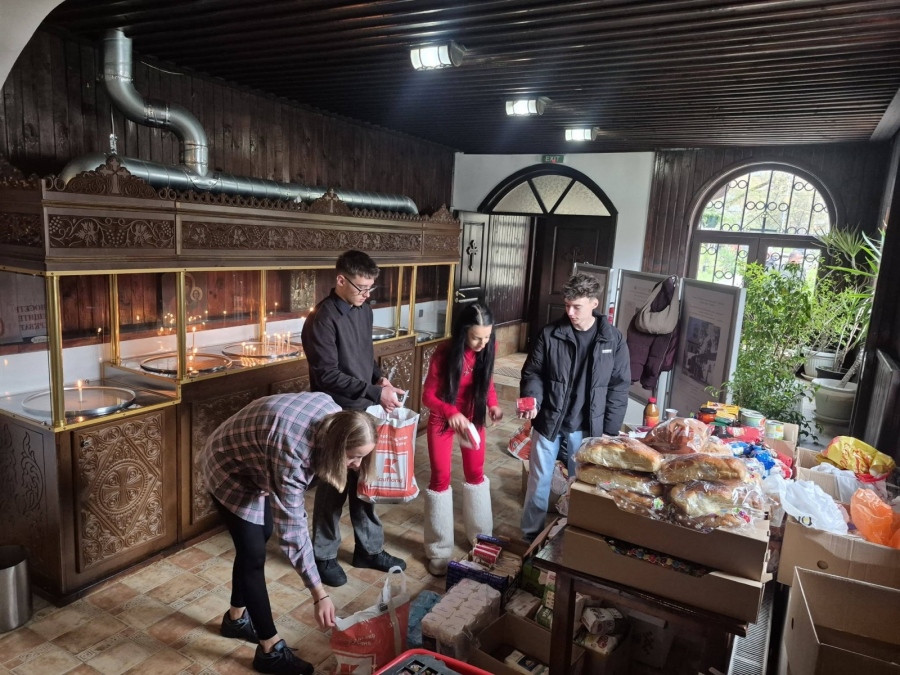 Добротата събра Кюстендил: храна и ваучери стигнаха до десетки нуждаещи се по празниците