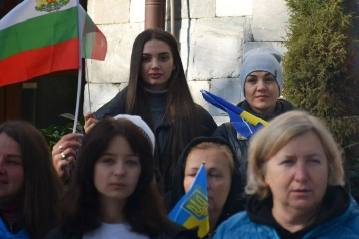 МС отпуска близо 2,9 млн. евро по хуманитарната програма за украинци, настанени у нас