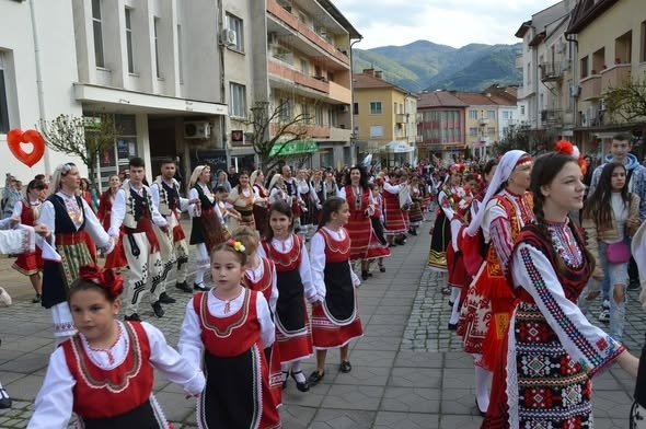 Община Гоце Делчев кани на шествие за Международния ден на танца