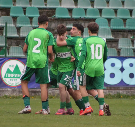 Гоцеделчевските орлета направиха зрелищно равенство