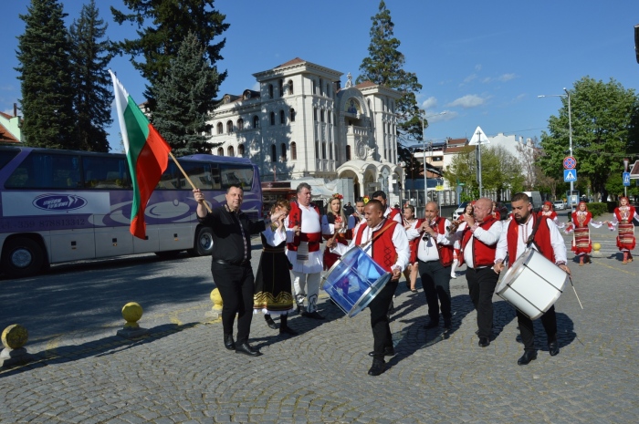 Ансамбли от България и чужбина танцуваха в Гоце Делчев