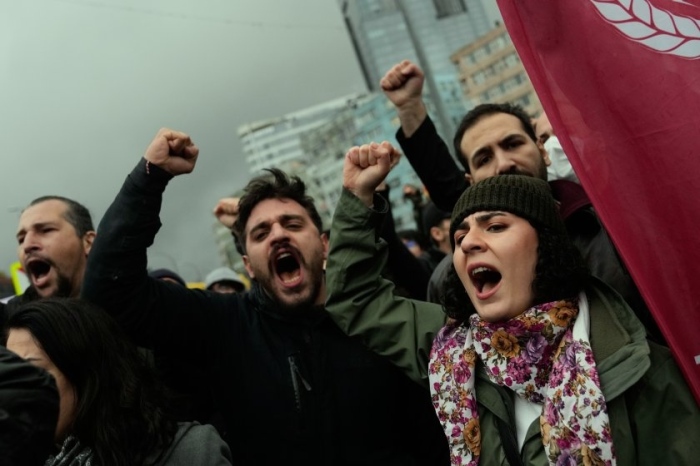 Протести и арести в Турция по време на шествия за 1 май
