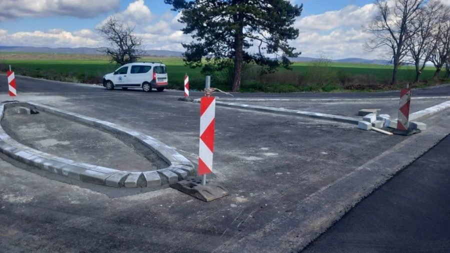 След скандала с пътя за Джирото започна изтриване на маркировката между Костенец и Долна баня