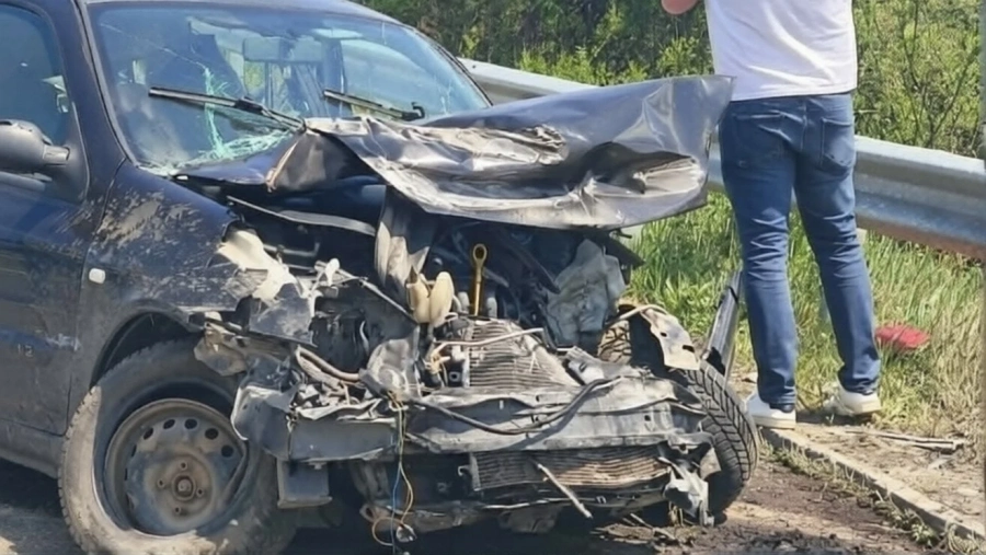 Катастрофа с жертва затруднява движението по АМ „Хемус“