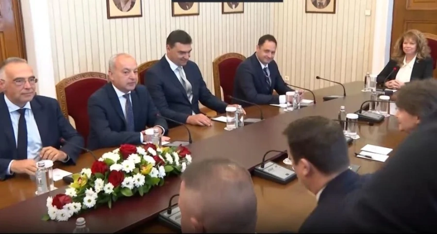 „Прогресивна България“ след консултациите при Йотова: В петък ще има правителство (ОБНОВЕНО)