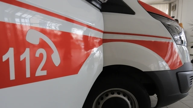 Бой до кръв: Мъж е с порезна рана на врата след улична свада в Дупница