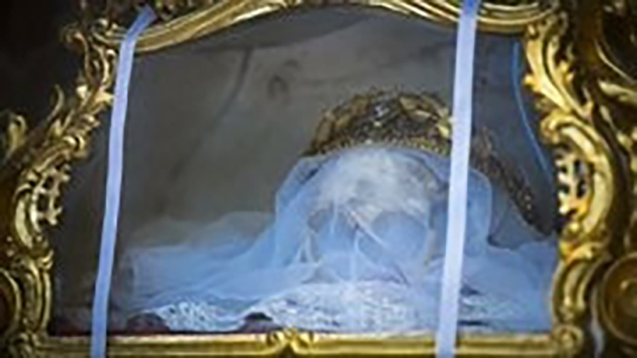 Откраднаха черепа на чешка светица от църква