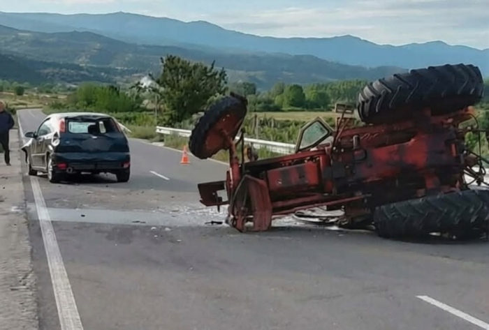 ПЪТЕН ХАОС: Пиян тракторист се обърна след сблъсък край с. Микрево