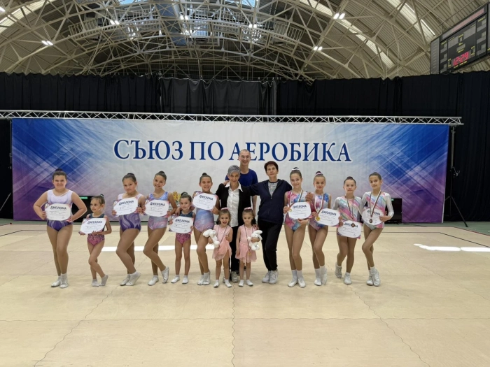 „Тонус” донесе успехи за Кюстендил в спортната аеробика,  5-годишните Адел и Симона с медали и подаръци