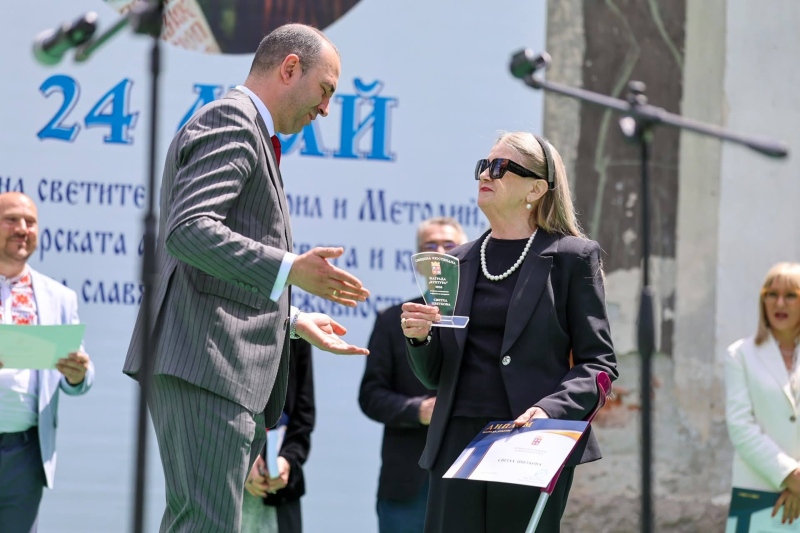 „Кюстендил аплодира своите будители“: Светла Цветкова грабна голямата награда „Култура“