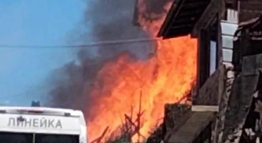Голям пожар в къща в Тетевен, мъж загина в пламъците