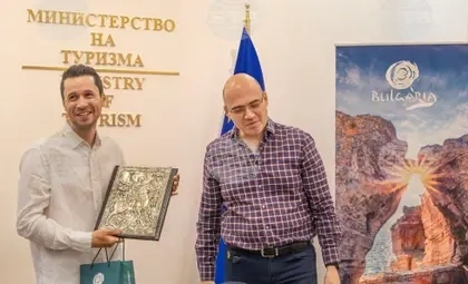 Министерството на туризма отличи разложкия алпинист Георги Колевичин след изкачването на връх Еверест