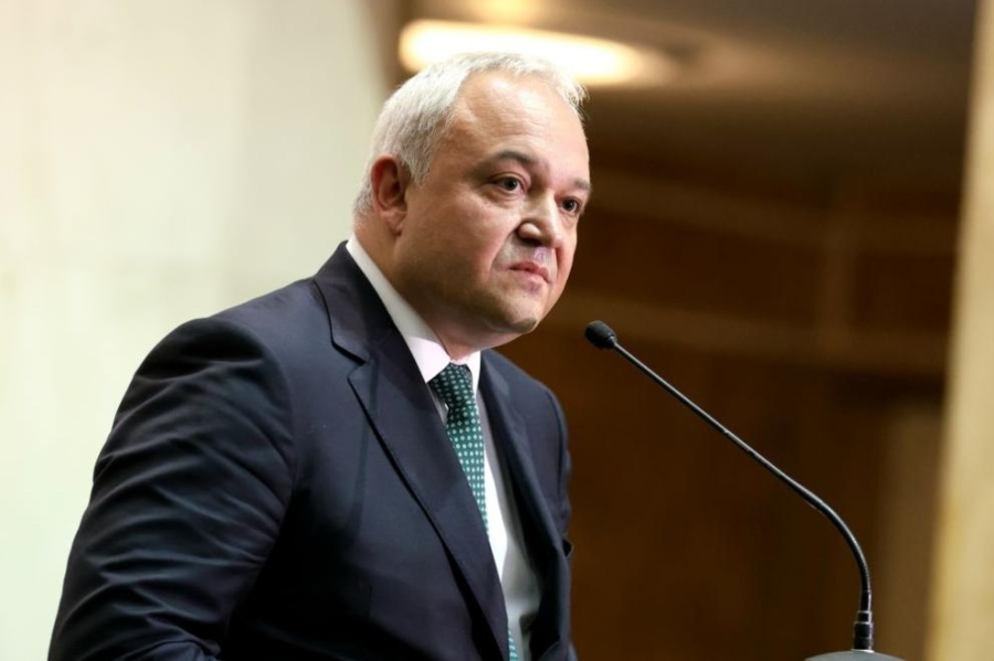 МВР министърът: Решението на Кандев ме изненада, мъжете трябва да говорят директно