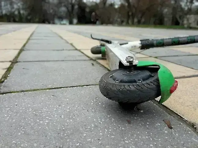 9-годишно дете е със счупен череп след падане от тротинетка в Ботевградско