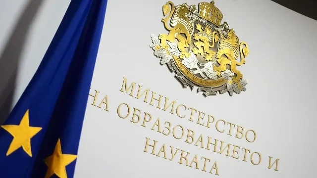 Вече са ясни резултатите от матурите, 100 от тях - с идентично съдържание