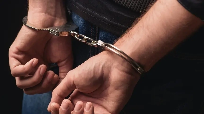 Задържаха 39-годишен мъж за кражба на златни накити от къща в Буково