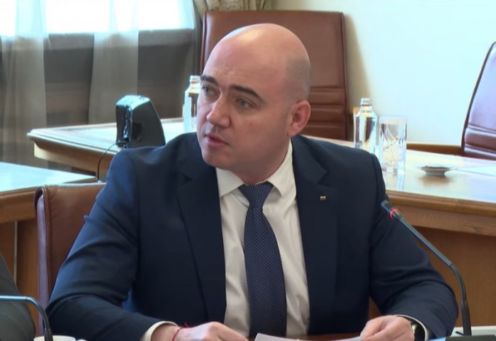 Министър Димитров: Курортите са готови, но туристите липсват