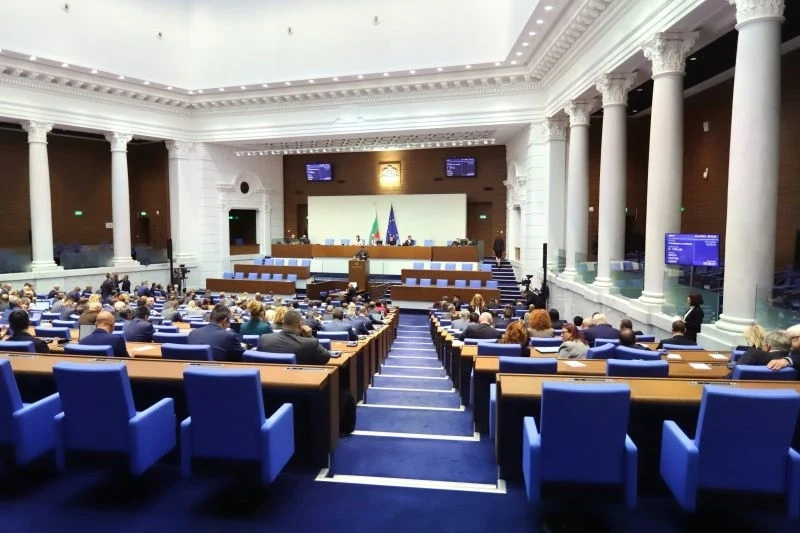 Българските депутати вземат най-високите заплати в Европа спрямо МРЗ