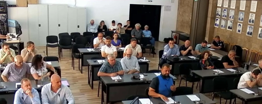 Общинският съвет в Дупница затяга принудително контрола на пътя с нови камери, еднопосочни улици и акции по селата