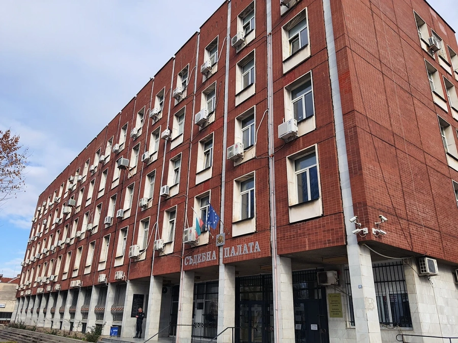 Плевенският окръжен съд остави в ареста обвиняемите за смъртта на мъж от град Искър