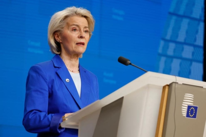 Фон дер Лайен: ЕС би могъл да ограничи защитата на украинските бежанци, за да не лишава Киев от наборници