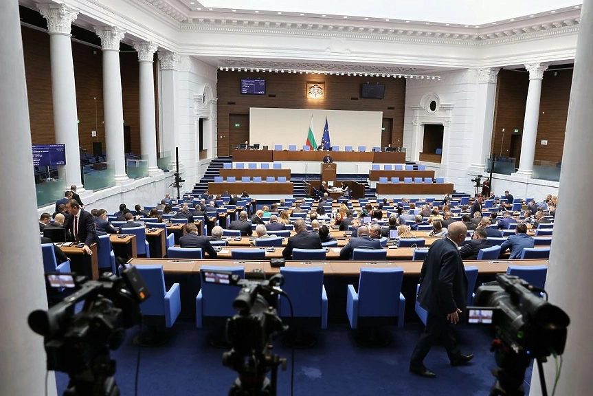 На второ четене: Парламентът одобри вдигането на тавана на дълга с до 3,8 млрд. евро
