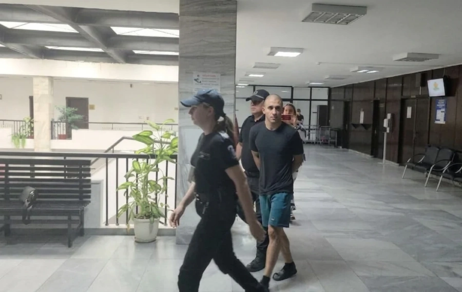 Окръжният съд в Благоевград остави в ареста 19-годишен младеж, обвинен в разпространение на наркотици