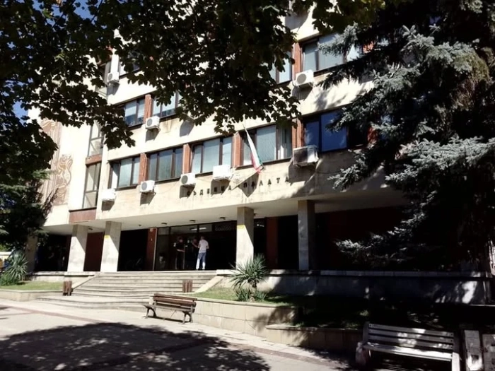 Решение на РС-Дупница: Затвор за мъж, управлявал автомобил без книжка в Кочериново