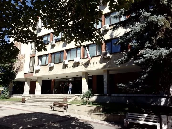 Решение на РС-Дупница: Затвор за мъж, управлявал автомобил без книжка в Кочериново