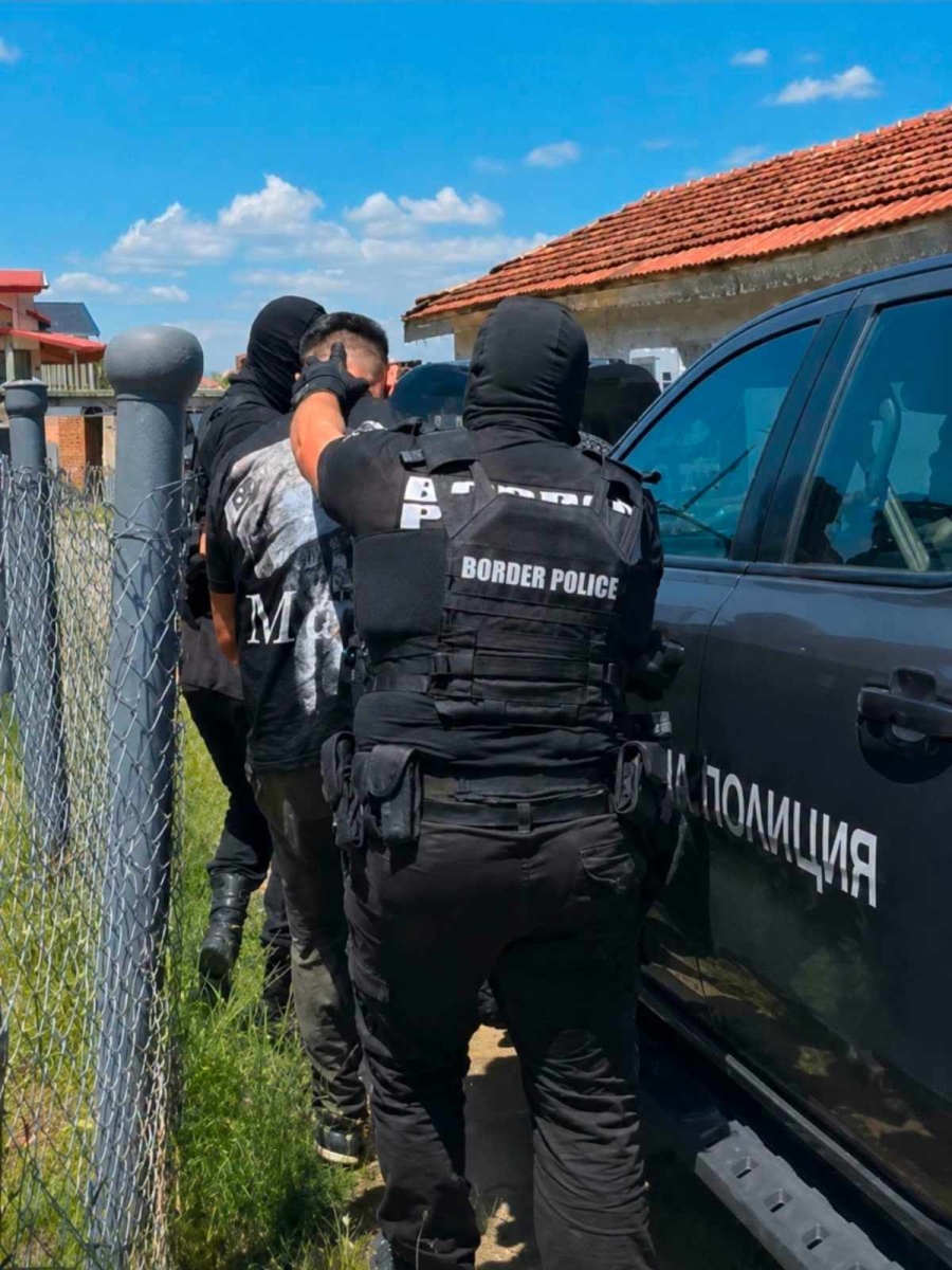Десет души са задържани при операция срещу схема за рент-а-кар измами за около 900 000 евро