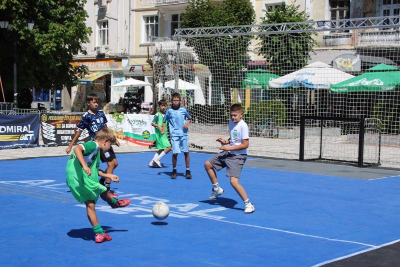Мини футболът завладя Разлог с второто издание на 3х3 Football Bulgaria