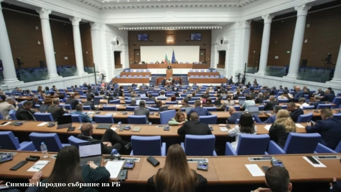 Окончателно: Минималната заплата остава 620 евро, държавата ще поеме нов дълг до 10,1 млрд. евро 