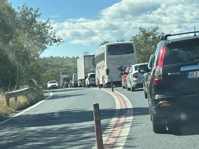 Камионите спират по „Струма“ и през Кресненското дефиле за уикенда