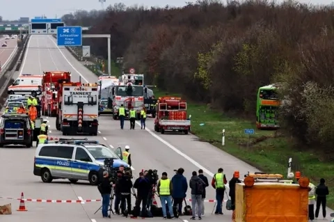 Кемпер се вряза в колона на германска магистрала, девет души пострадаха