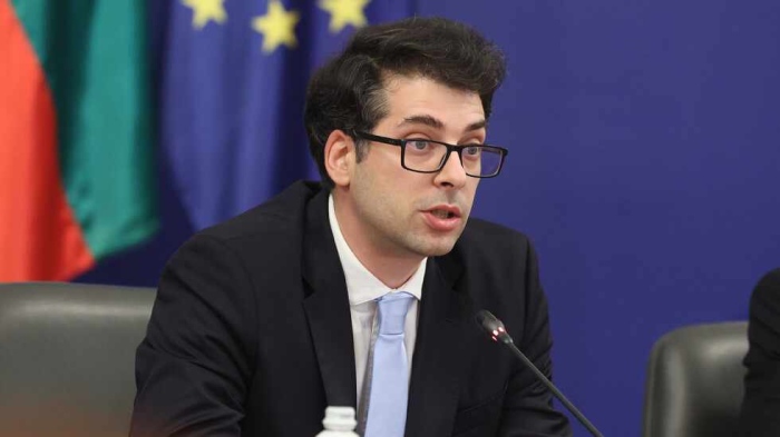Вицепремиерът Пеканов: Спряхме манипулирана процедура за 127 млн. евро 