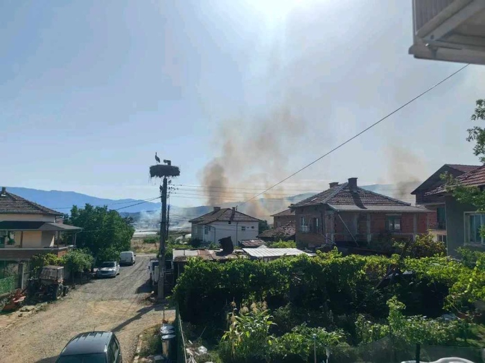 Големият пожар край Кърналово и Михнево е локализиран, няма опасност за населените места