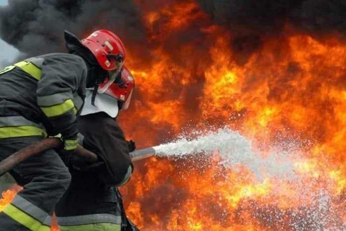 Пожар в цех за пелети в Бараково унищожи шест дърводелски машини