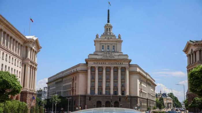 „Алфа Рисърч“: 42% одобряват кабинета „Радев“, доверието в парламента се покачва