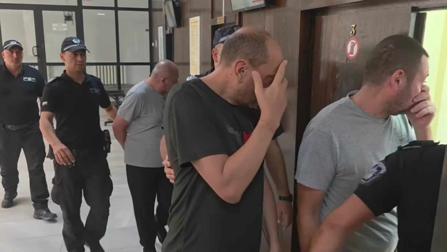 Оставиха в ареста тримата обвиняеми за кражбата за 45 000 евро от апартамент в Благоевград